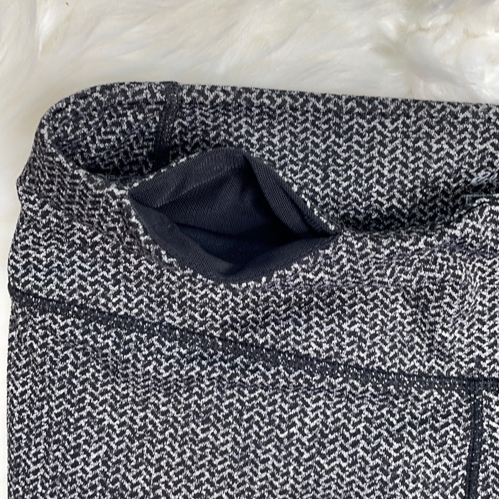 Eddie Bauer Gray Patterned Athletic Leggings - image 3